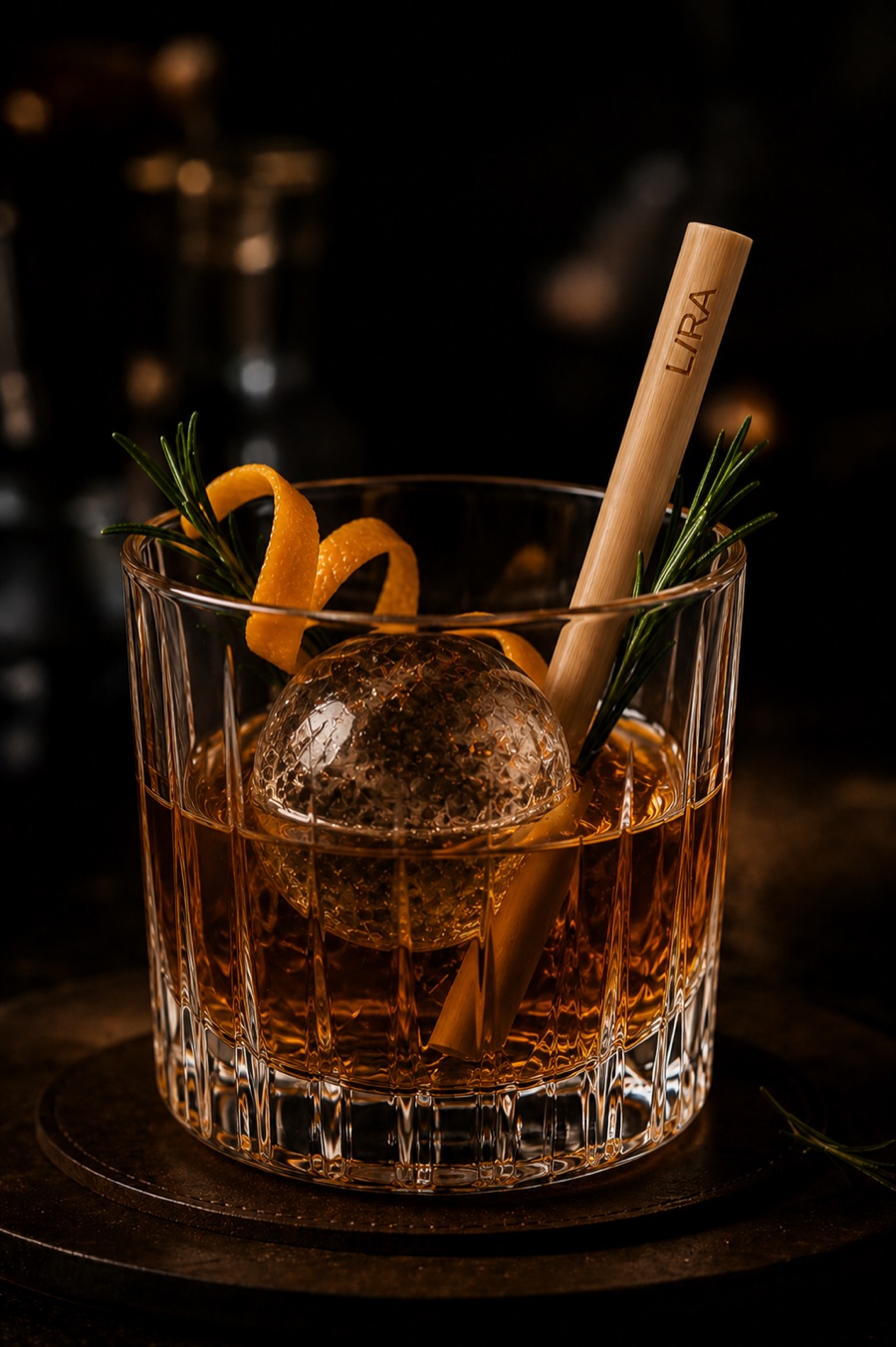 Whiskey cocktail with LIRA natural reed straw